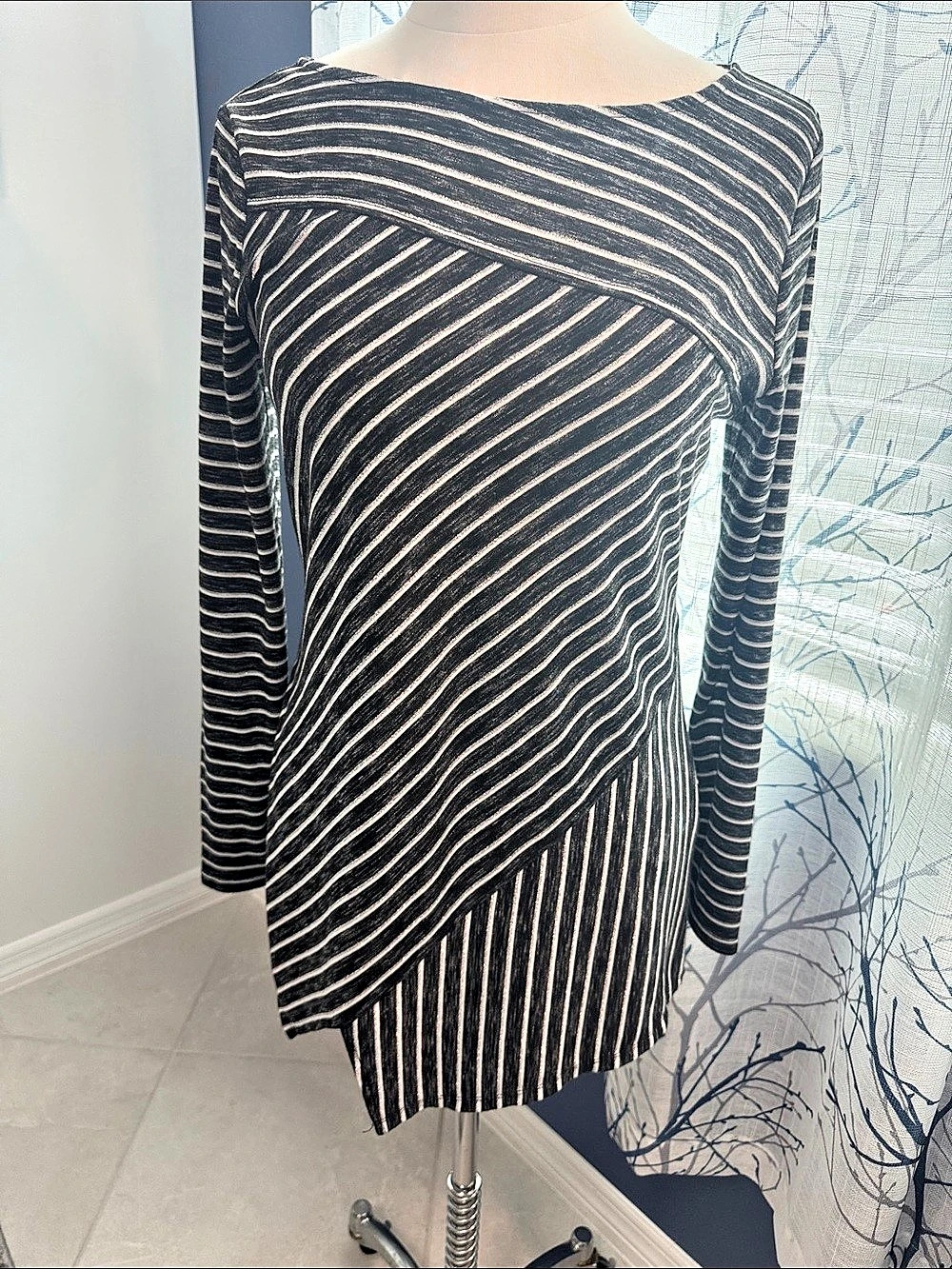 White House Black Market  Striped Long Sleeve Tunic in Black & Silver